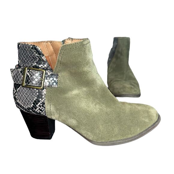 Vionic Naomi Snake Green Suede Snakeskin Ankle Boots Size 7.5 - Picture 1 of 13
